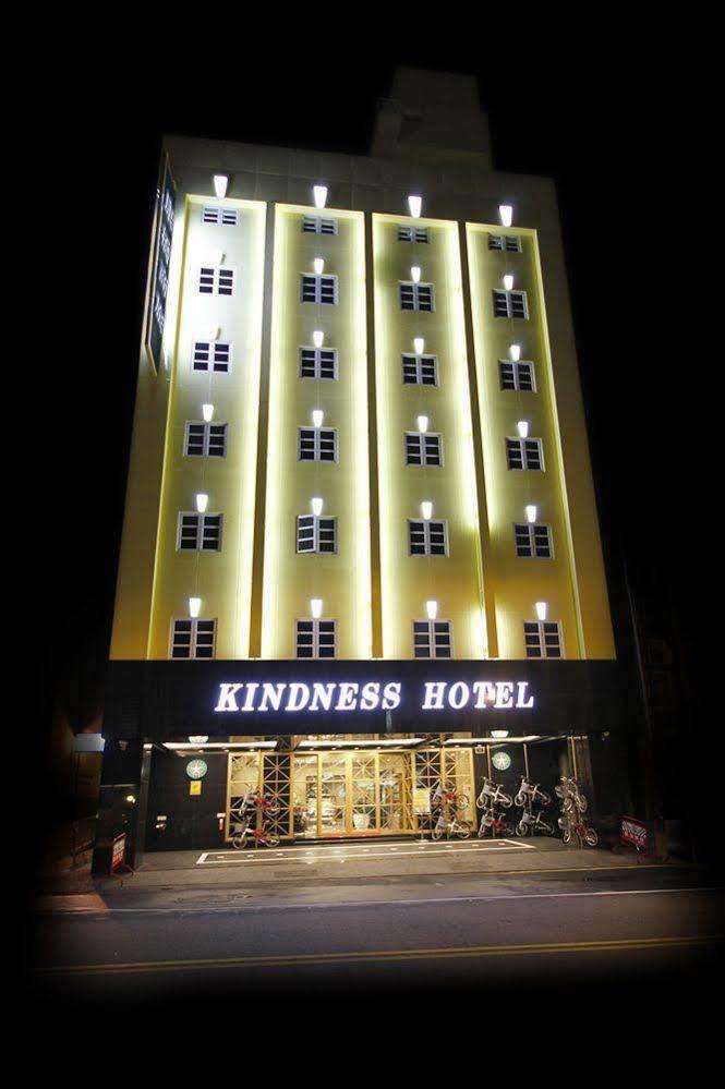 Kindness Hotel - Tainan Chihkan Tower Extérieur photo